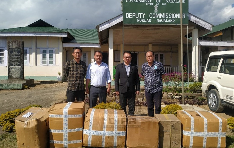 The Noklak DC received the medical equipment donated to the district by the ‘Help Nagaland Breath Campaign.’ (DIPR Photo)
